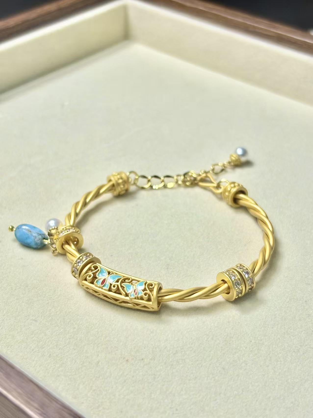 Enamel Bracelet(with movable pendants)